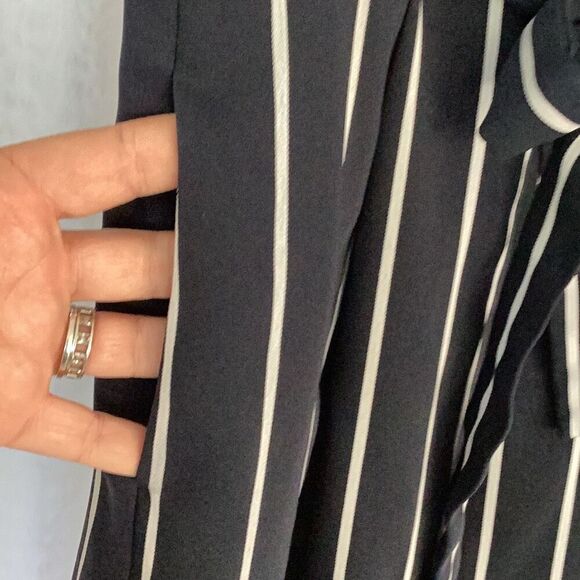 Second Female Anthropologie Lexington Wide Leg Pants Women’s Small Navy Cropped - Picture 6 of 9